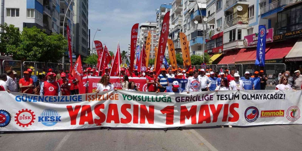 Antalya’da 1 Mayıs Coşkuyla Kutlandı