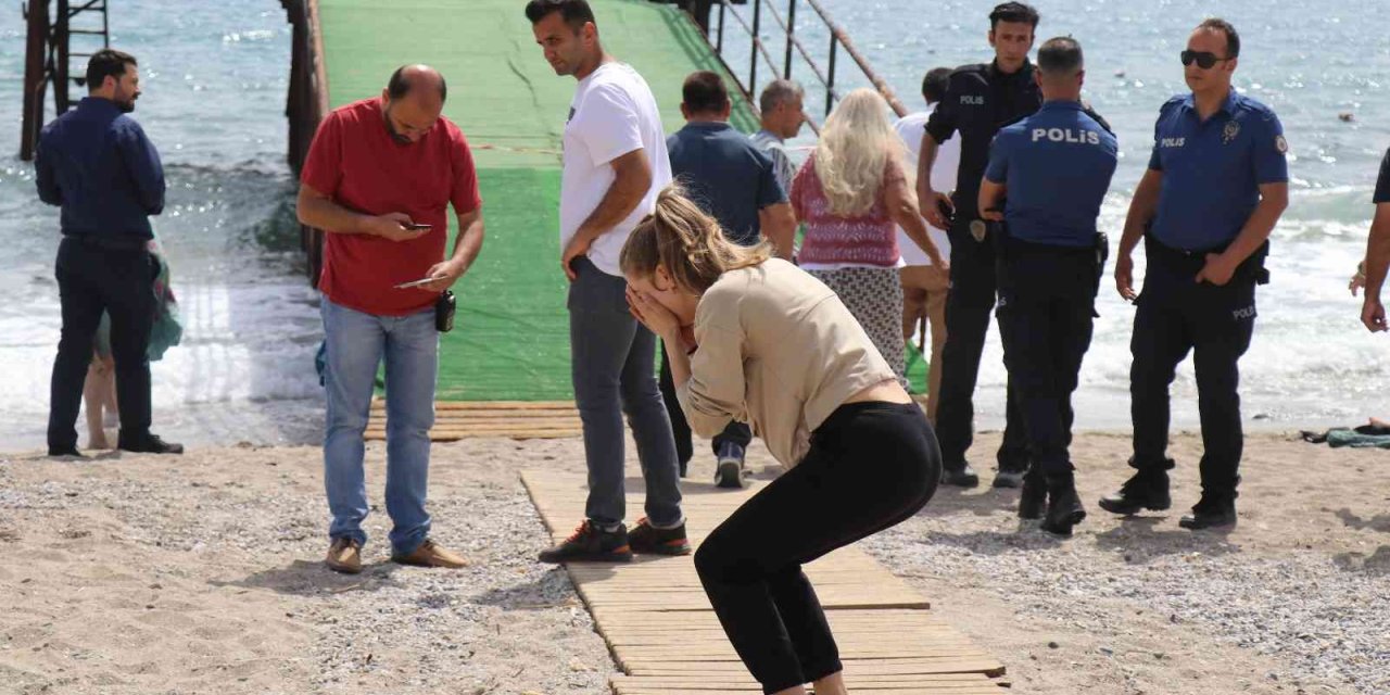 Denize Giren Norveç Uyruklu Turist Hayatını Kaybetti, Yakınları Gözyaşlarına Boğuldu