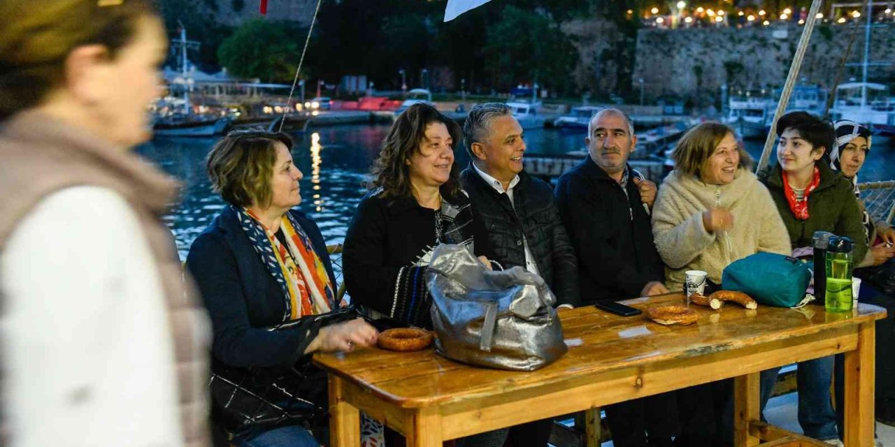 Muratpaşa Belediyesi’nin Öncülüğünde Dilekler Akdeniz’le Buluştu