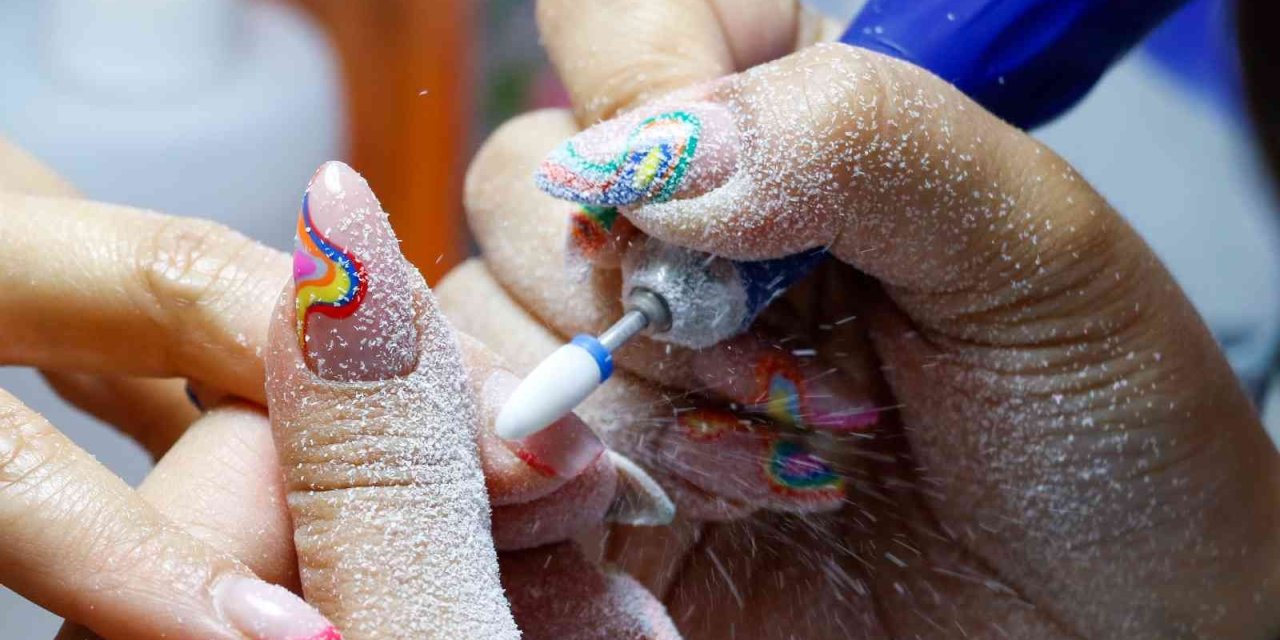 Kalıcı Oje Uygulamalarında Tırnak Mantarına Dikkat