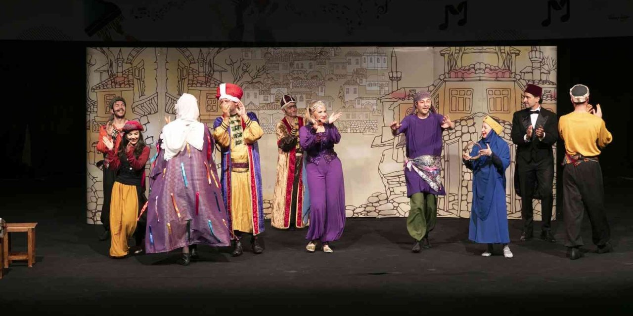 Mersin Büyükşehir Belediyesi, ’çiğdem Tunç Tiyatrosu’nu Ağırladı