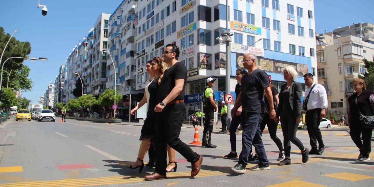 Antalya’da Yayalar Kırmızı Çizgi