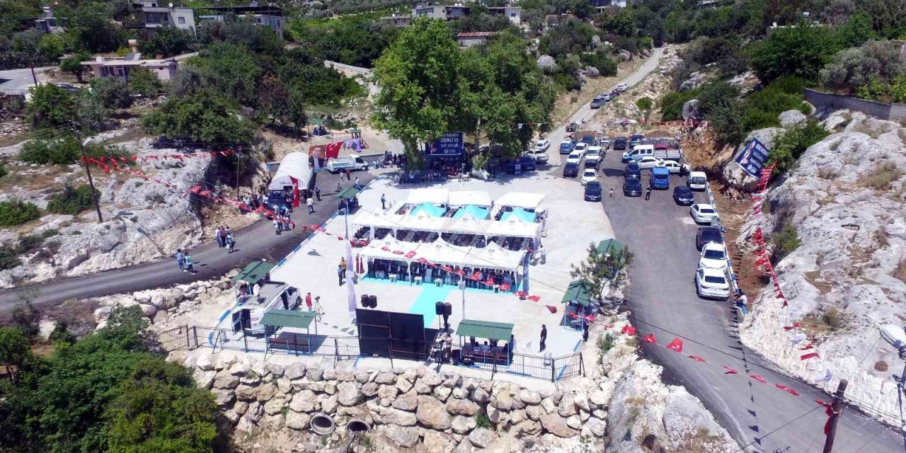 Esenli Meydanı Törenle Hizmete Açıldı