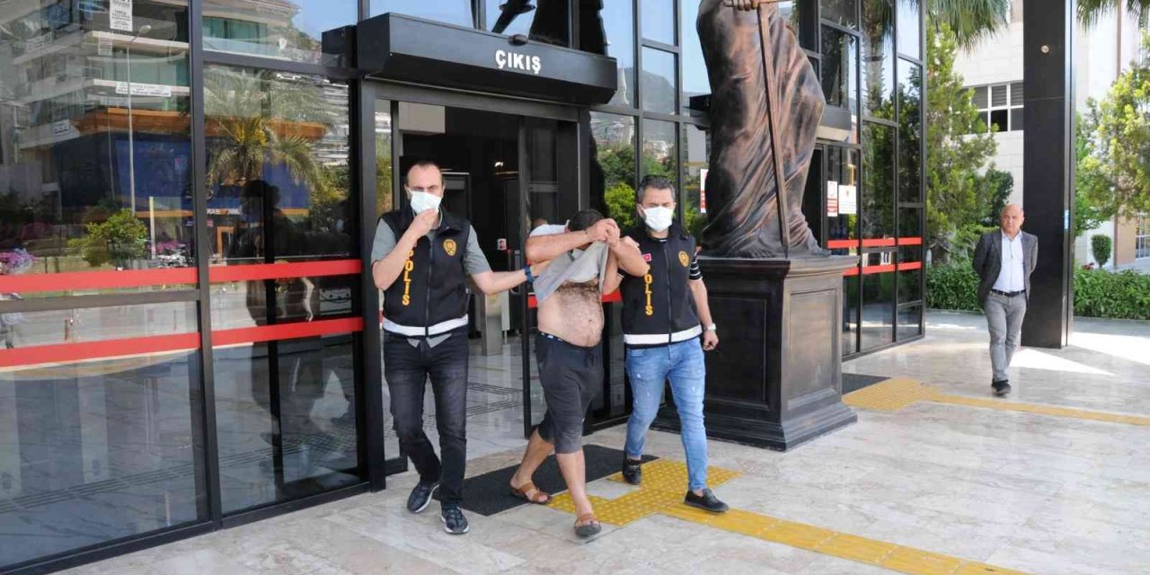 26 Yıl Hapis Cezası İle Aranan Şüpheli Alanya’da Yakalandı