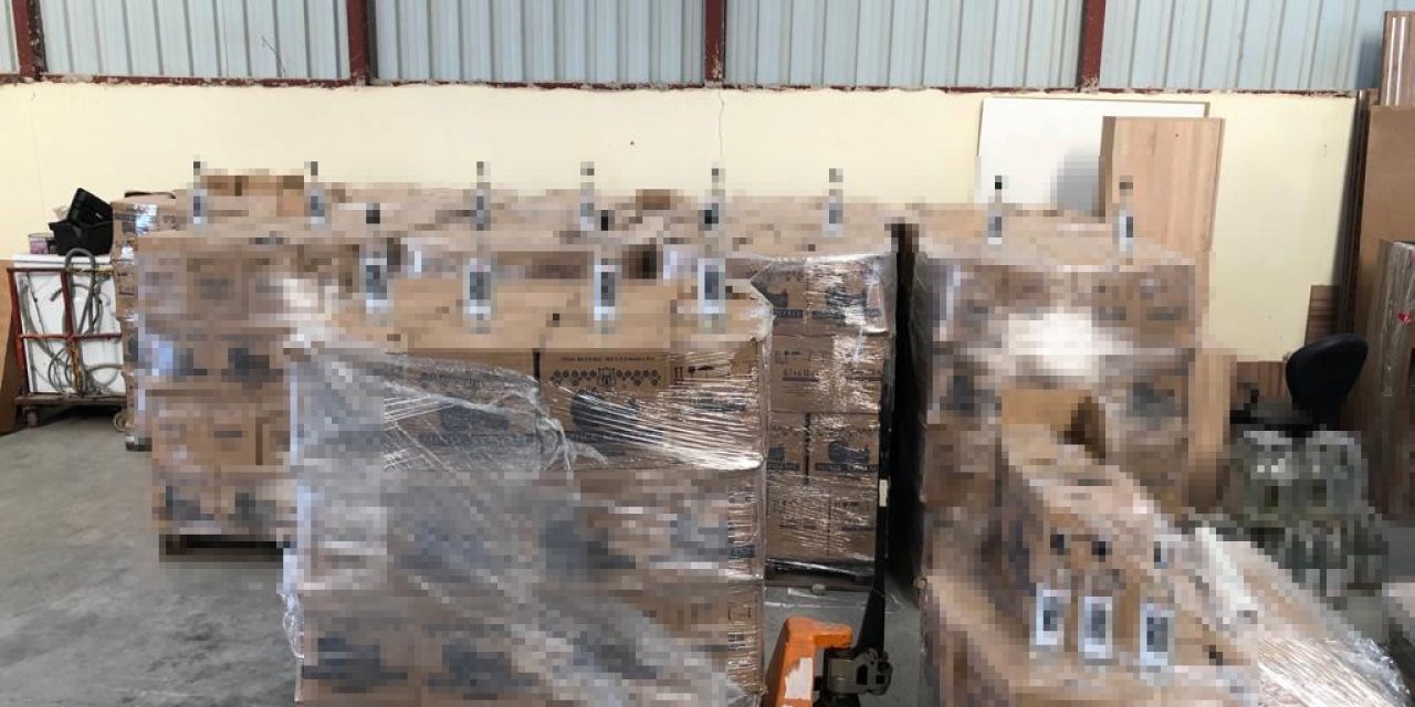 Antalya’da Depoya Yapılan Baskında 11 Bin Litre Kaçak İçki Ele Geçirildi