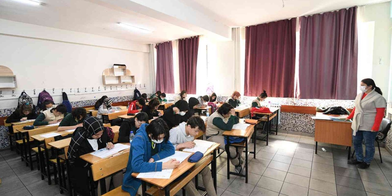 Konya Büyükşehir Lgs Ve Tyt Öğrencilerine Sınav Tecrübesi Kazandırıyor