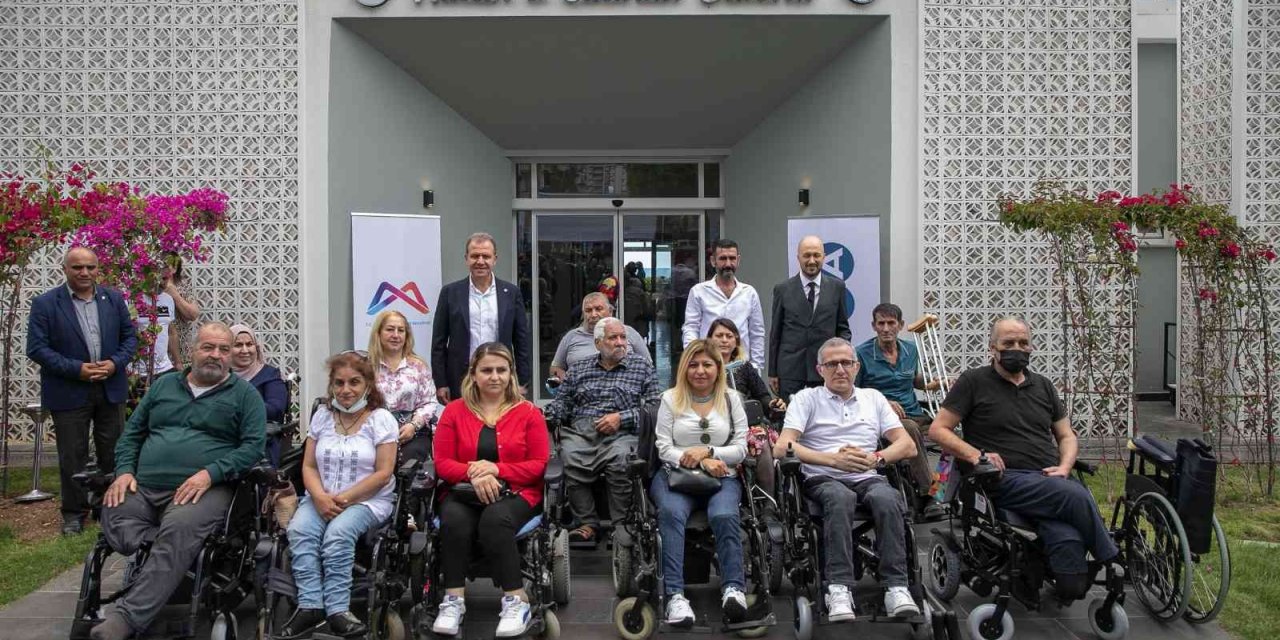 Mersin Büyükşehir Belediyesinden Engellilere 60 Akülü Sandalye