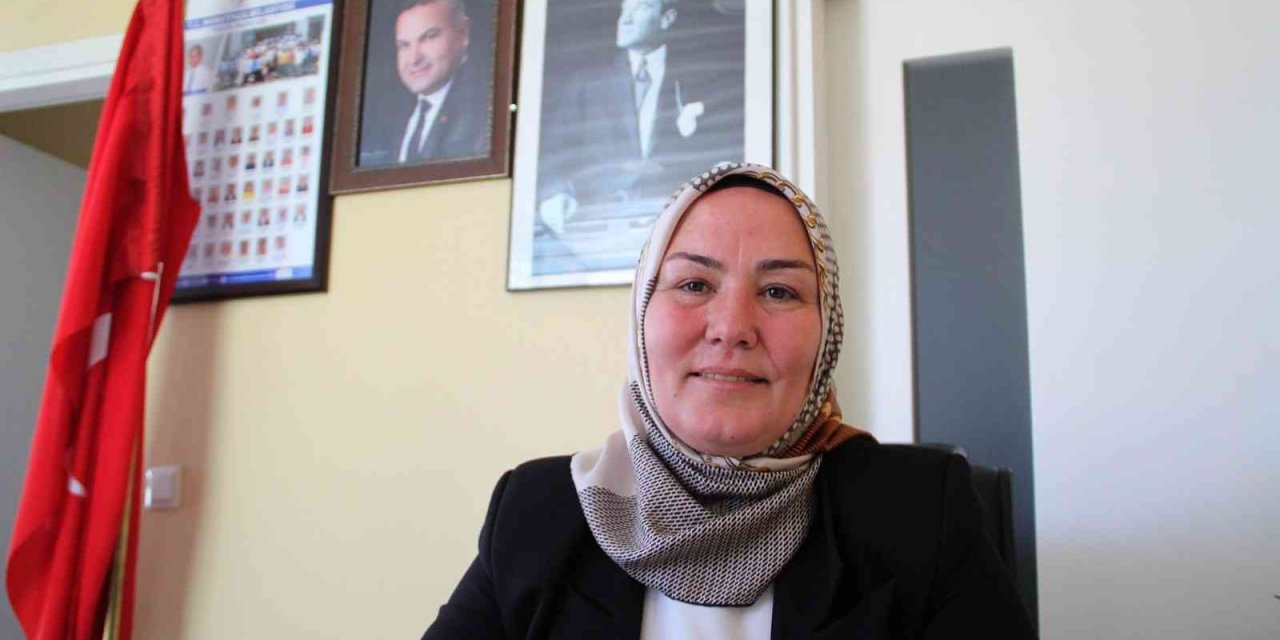 Görev Başında Vefat Eden Eşinin Yerine Seçildiği Muhtarlıkta 24 Saat Mesaide