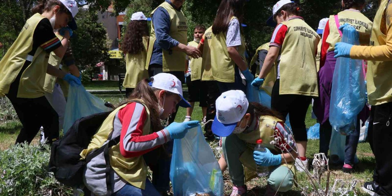 Kolları Sıvayıp “bin Çevre Dostu Okul” Projesine Destek Oldular