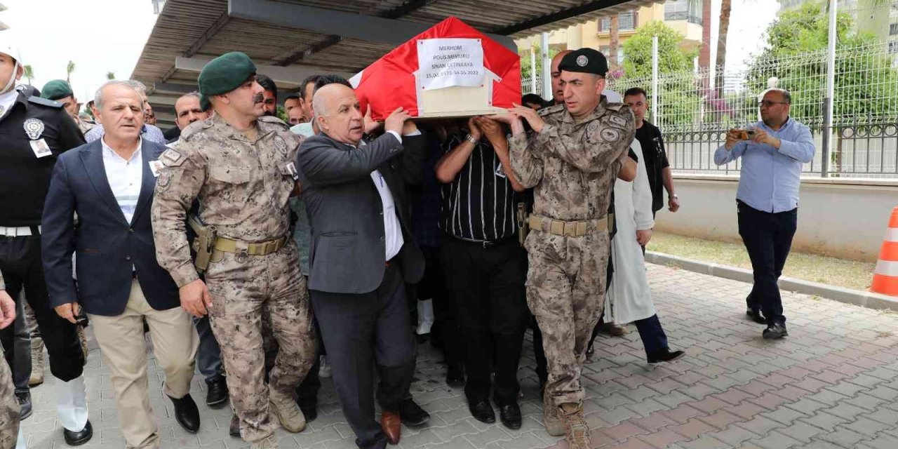 Kalp Krizi Geçirip Hayatını Kaybeden Polis Memuru Son Yolculuğuna Uğurlandı