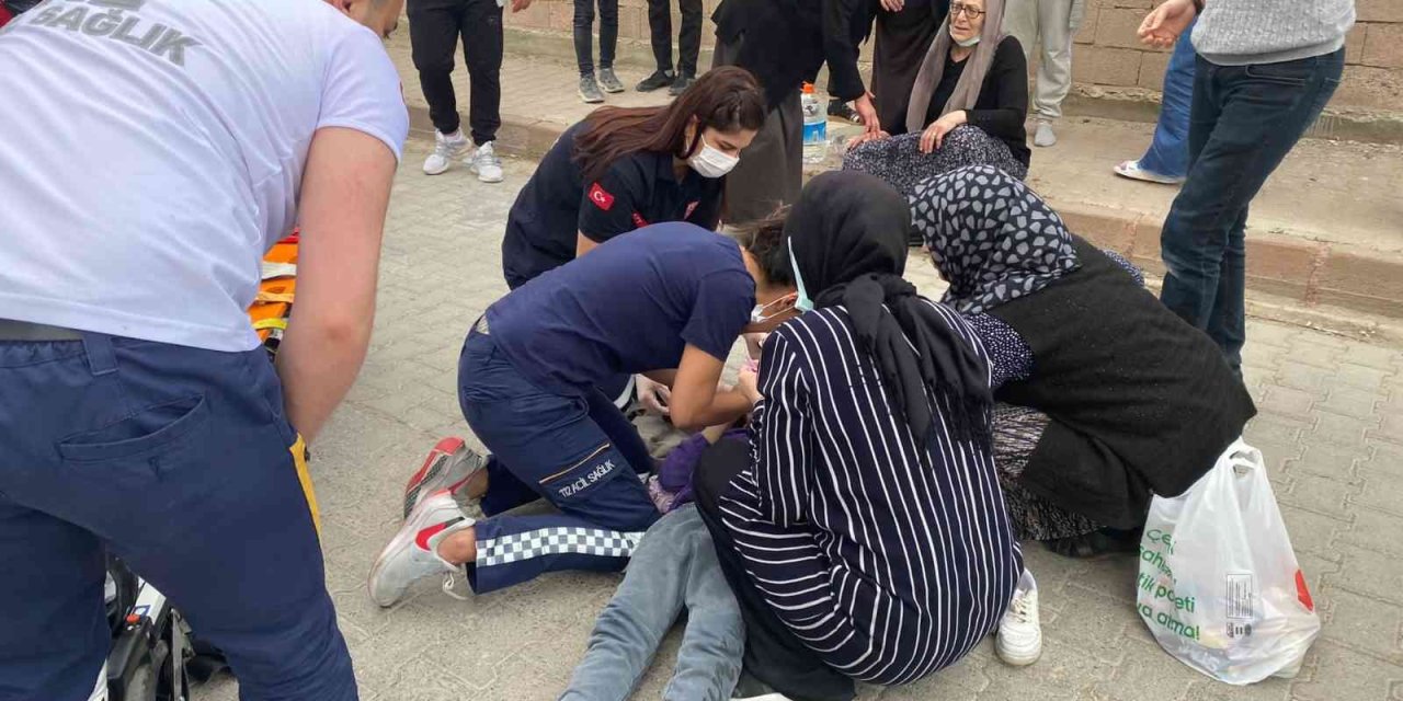 Yola Fırlayan Çocuğa Otomobil Çarptı