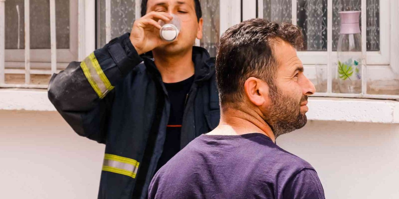 Metruk Binada Çıkan Yangında Mahallelinin İtfaiyecilere Ayran Seferberliği