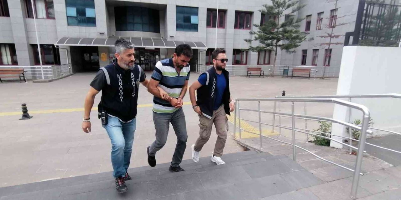 Alıcı Kılığına Giren Polisler, Cezaevinden İzinli Çıkan İş Makinesi Hırsızını Suçüstü Yakaladı