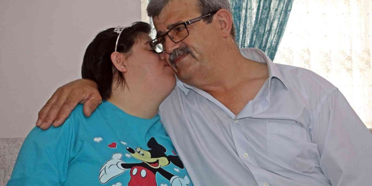 Koca Yürekli Baba, Down Sendromlu Kızının Düğün Hayalini Sokağı Kapatarak Gerçekleştirdi