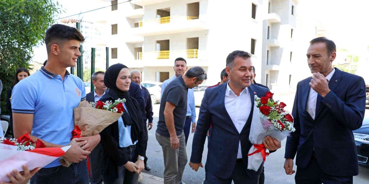 Başkan Yücel, Öğrencilerle Buluştu