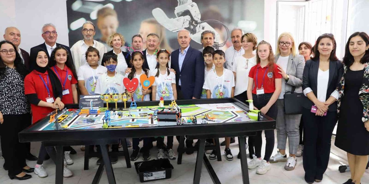 Ahmet Şimşek Ortaokulu Robotik Kodlama Atölyesi Törenle Açıldı