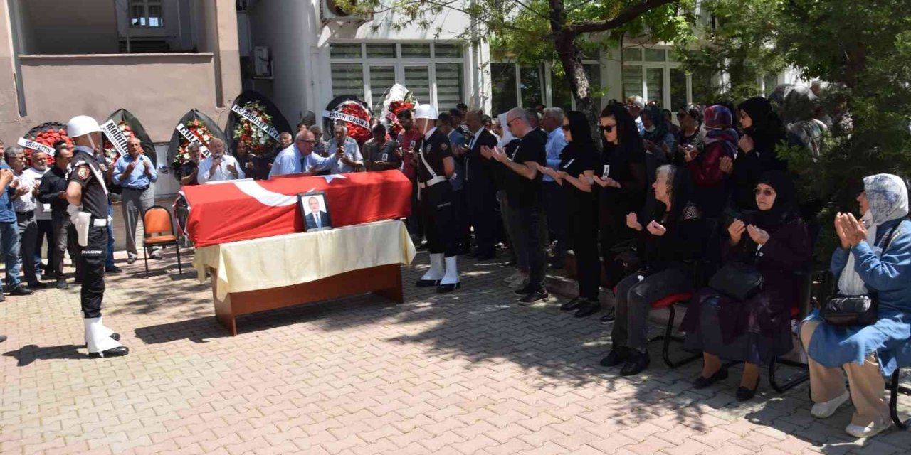 Emekli Vali Yardımcısı Aytekin, Kansere Yenik Düştü