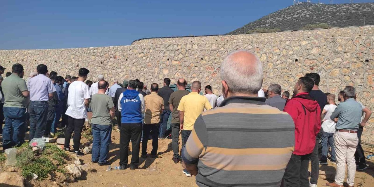 Saplantılı Aşık Kurbanı Sinem Toprağa Verildi