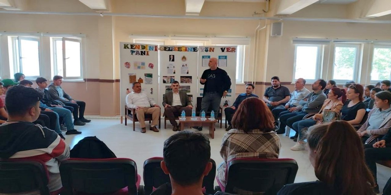 Alanyaspor Başkanı Çavuşoğlu Öğrenciler İle Buluştu