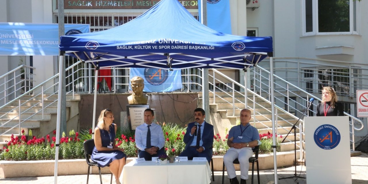 Aü’de Sağlıkta Zirve Ve İstihdam Fuarı