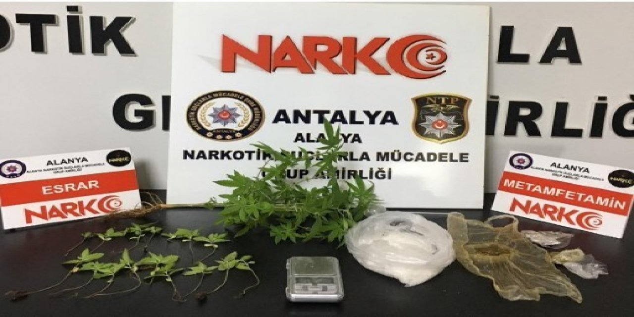 Durdurulan Araçtan Ve Şüphelinin Evinden Uyuşturucu Çıktı