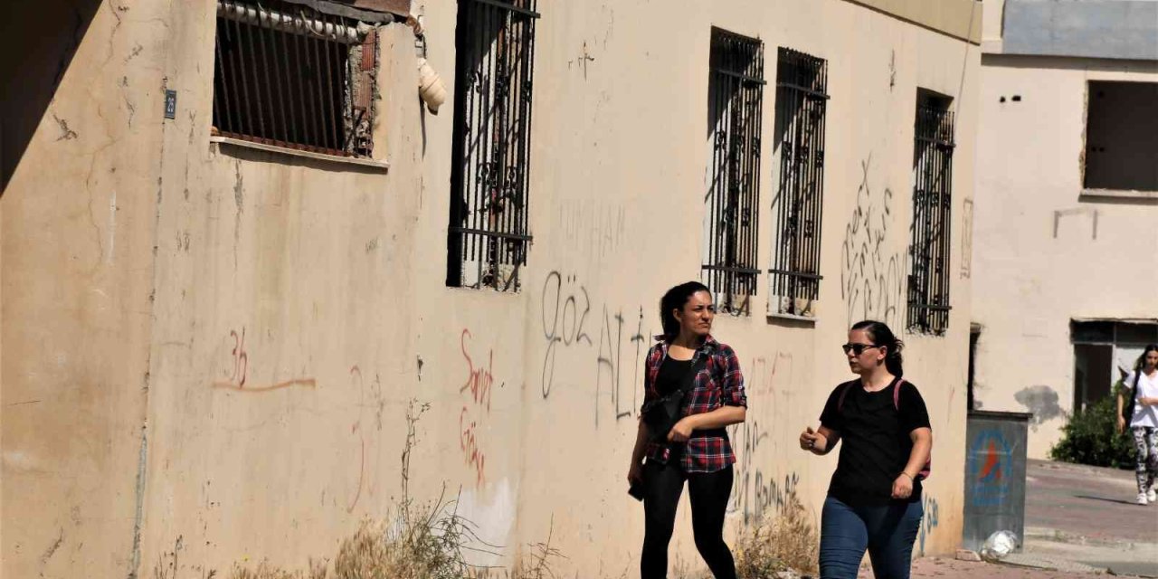 Madde Bağımlıların Merkezi Fetö’nün Metruk Binasına Demirli Önlem