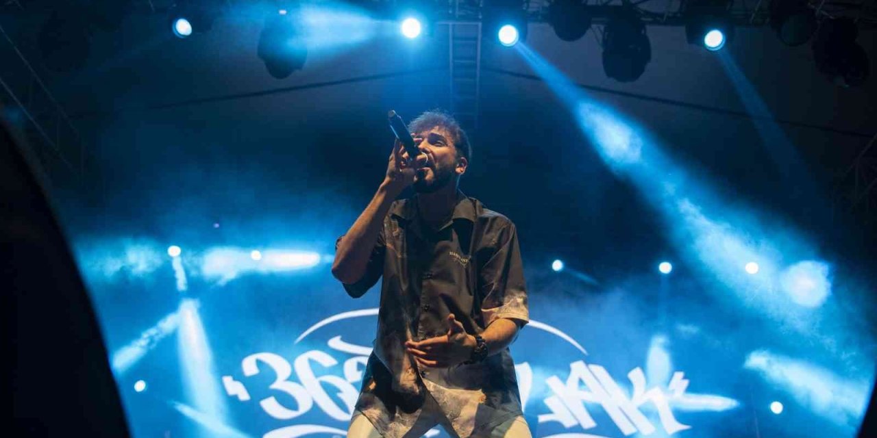 Mersin’de 19 Mayıs Coşkusu Sefo Konseriyle Taçlandı