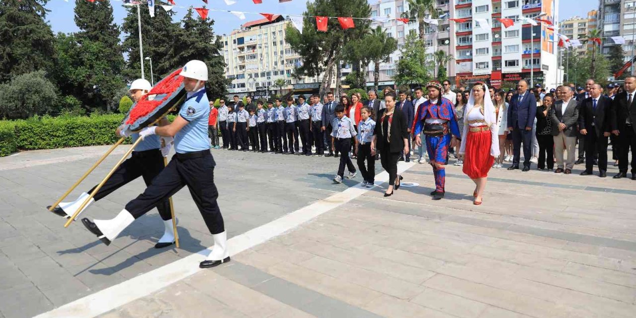 Büyükşehir Belediyesi 19 Mayıs’ı Törenle Kutladı