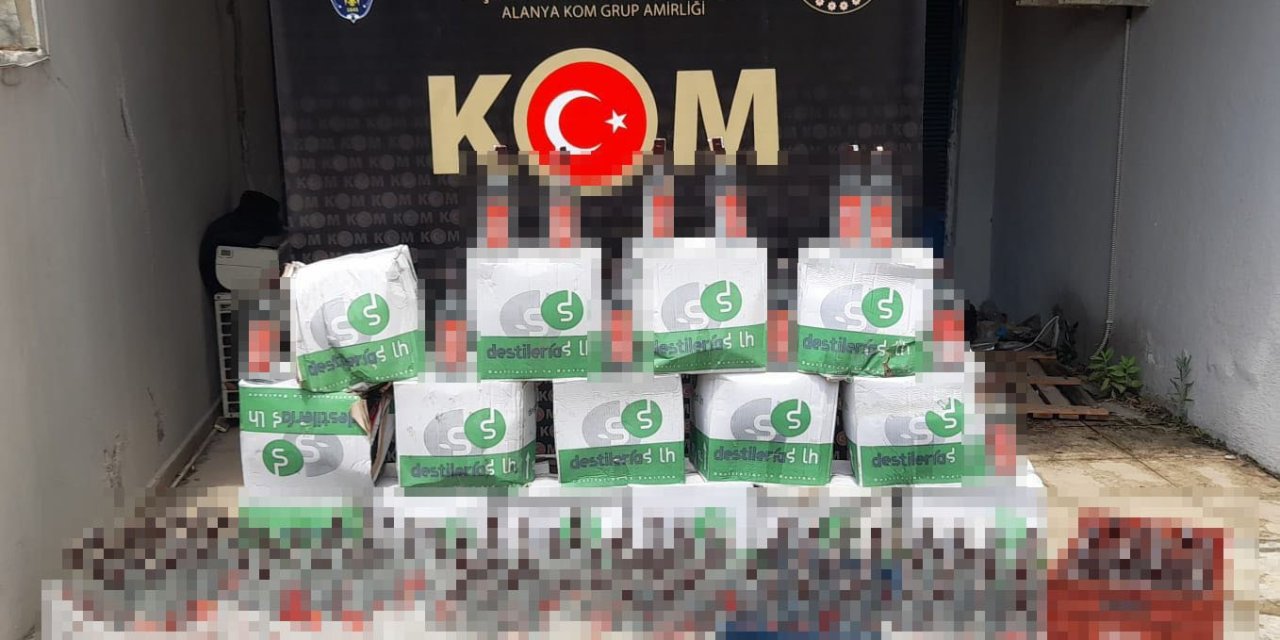 Kapalı Otelin Gizli Bölmesinde Sahte Alkol Ele Geçirildi