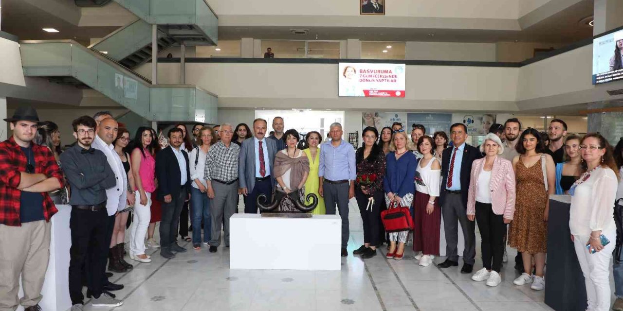 ’herkes İçin Her Yerde Sanat’ Sergisi Antalyalılarla Buluşuyor