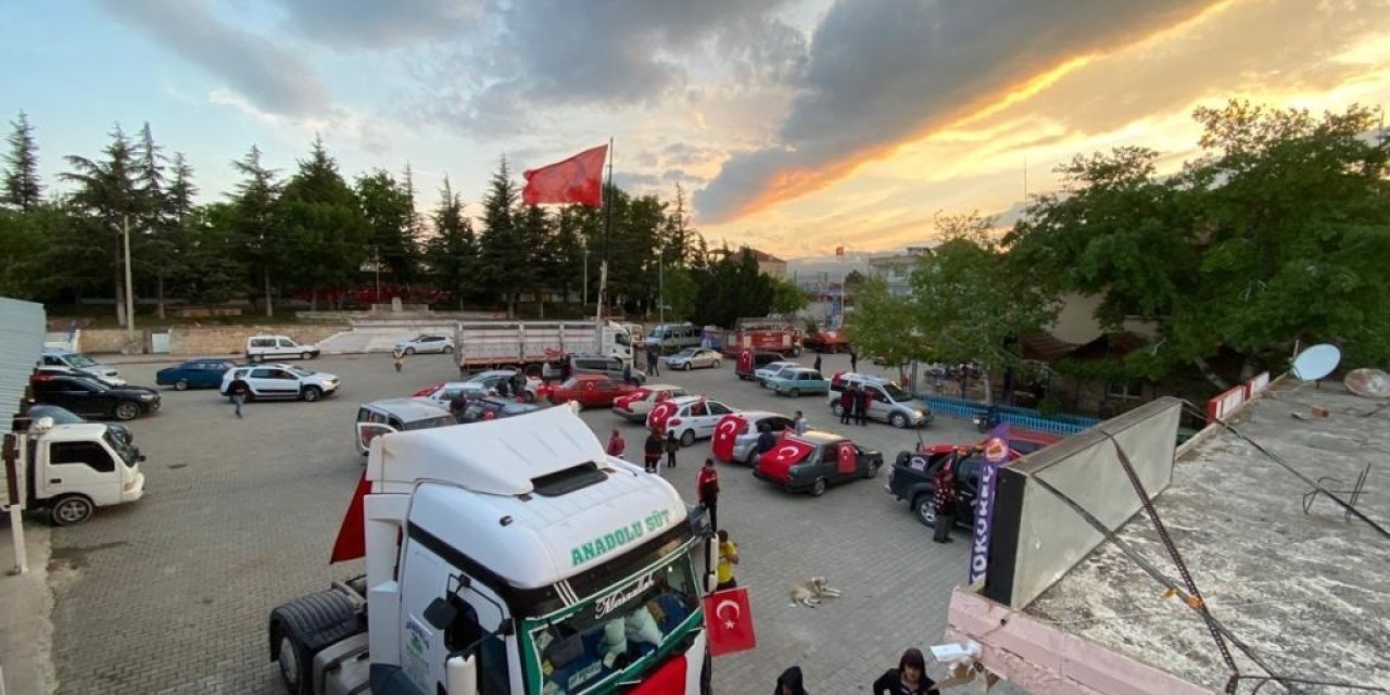 150 Araçlık Konvoy İle 19 Mayıs Kutlaması