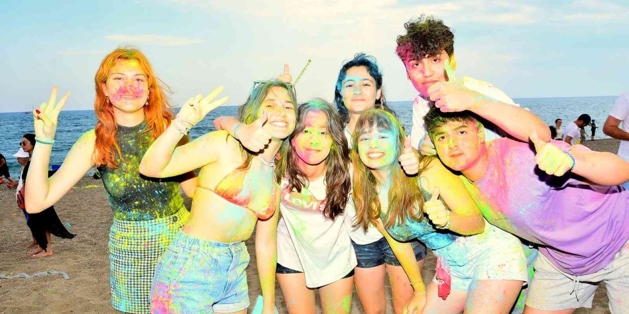 Manavgat’ta Colorfest Ve Uçurtma Şenliği