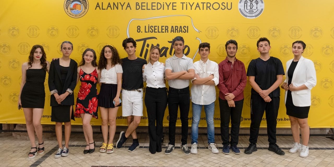 8. Liseler Arası Tiyatro Şenliği Kapılarını Açtı
