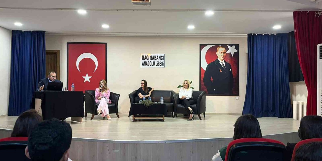 Kariyer Merkezinden Lise Öğrencilerine Eğitim Semineri
