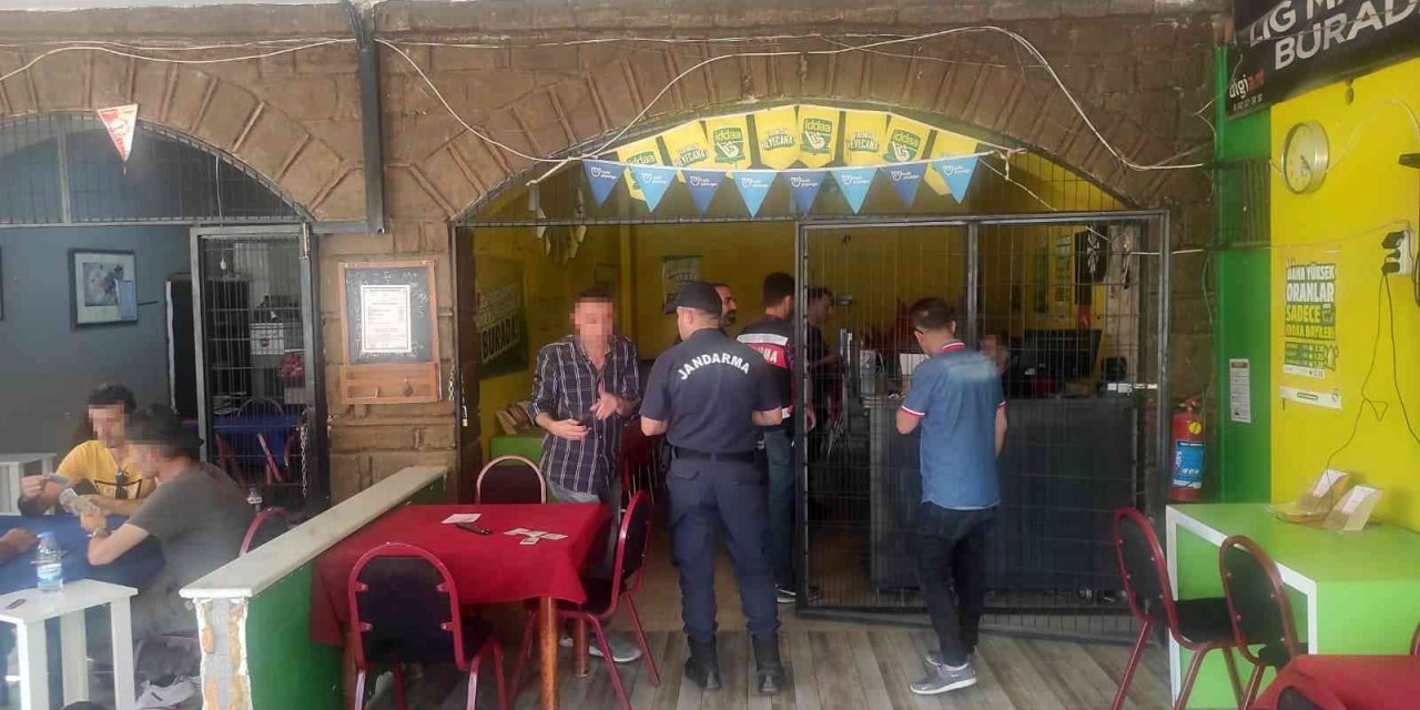 Antalya’da Jandarmadan Yasa Dışı Bahis, Kumar, Tombala Denetimi