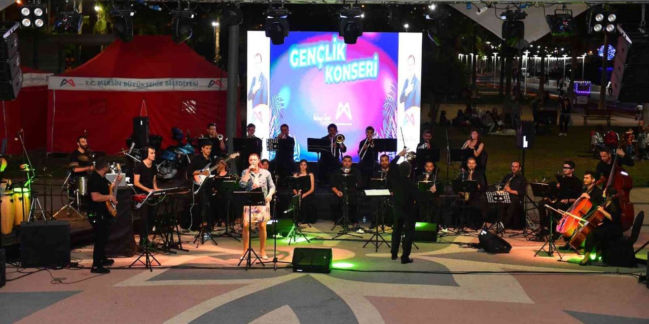 Gençler, Gençlik Konserinde Kent Orkestrası İle Coştu