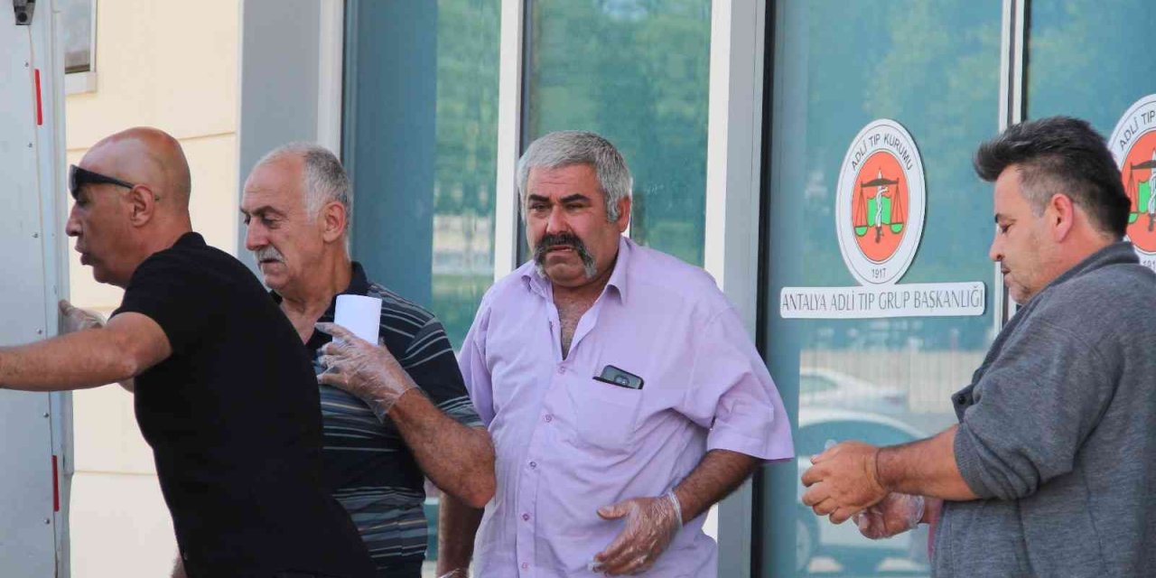 Arkadaşının Yardımına Koşan Genç Kız, Canından Oldu