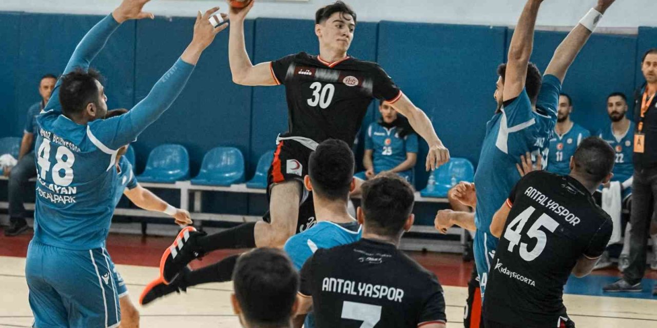 Antalyasporlu Ali Emre Gol Kralı Oldu