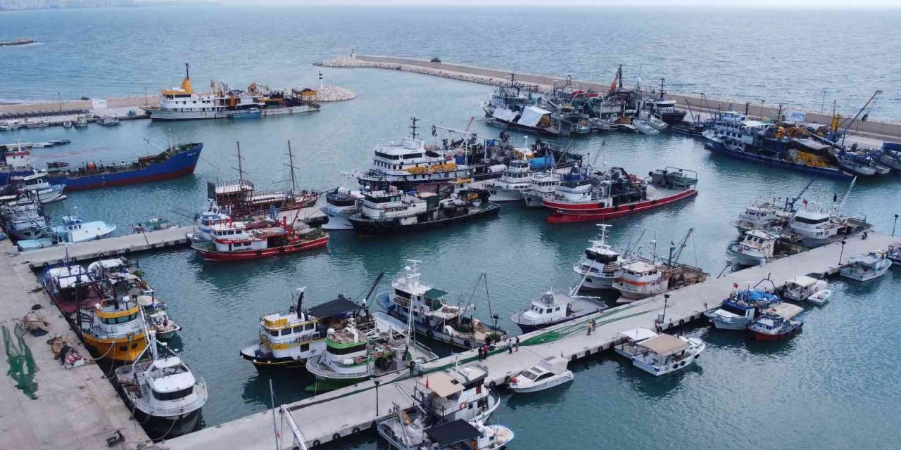 Akdeniz’de Uluslararası Sularda Balıkçılara Fırtına Engeli