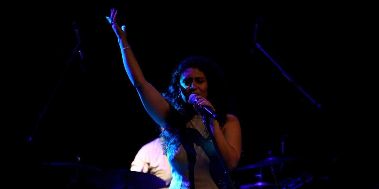 Elif Sanchez’den Mersin’de Unutulmaz Konser