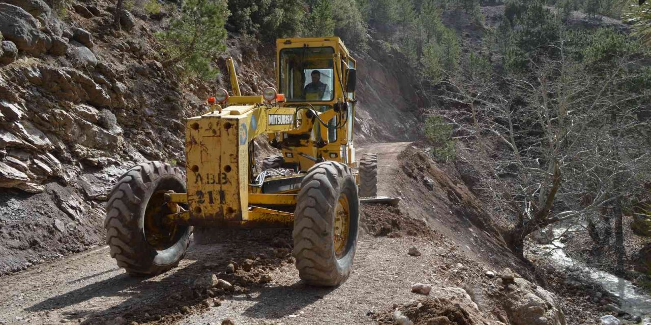 Korkuteli’de Yayla Yollarına Bakım