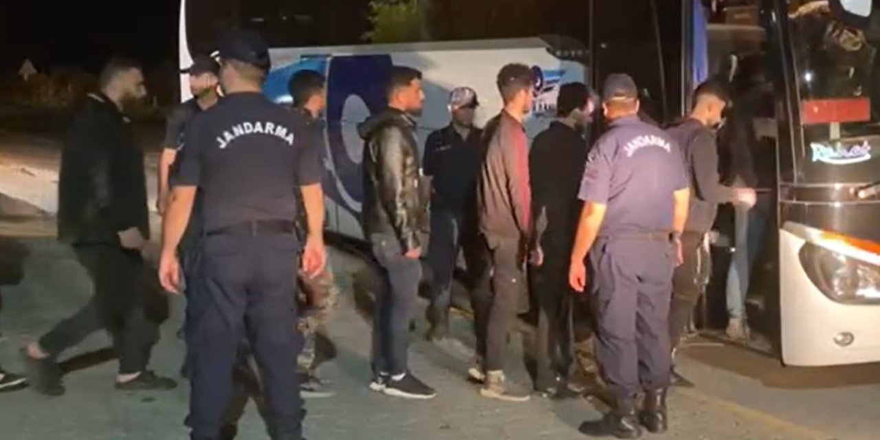 Alanya’da Yakalanan 36 Kaçak Göçmen İl Göç İdaresi Müdürlüğüne Gönderildi