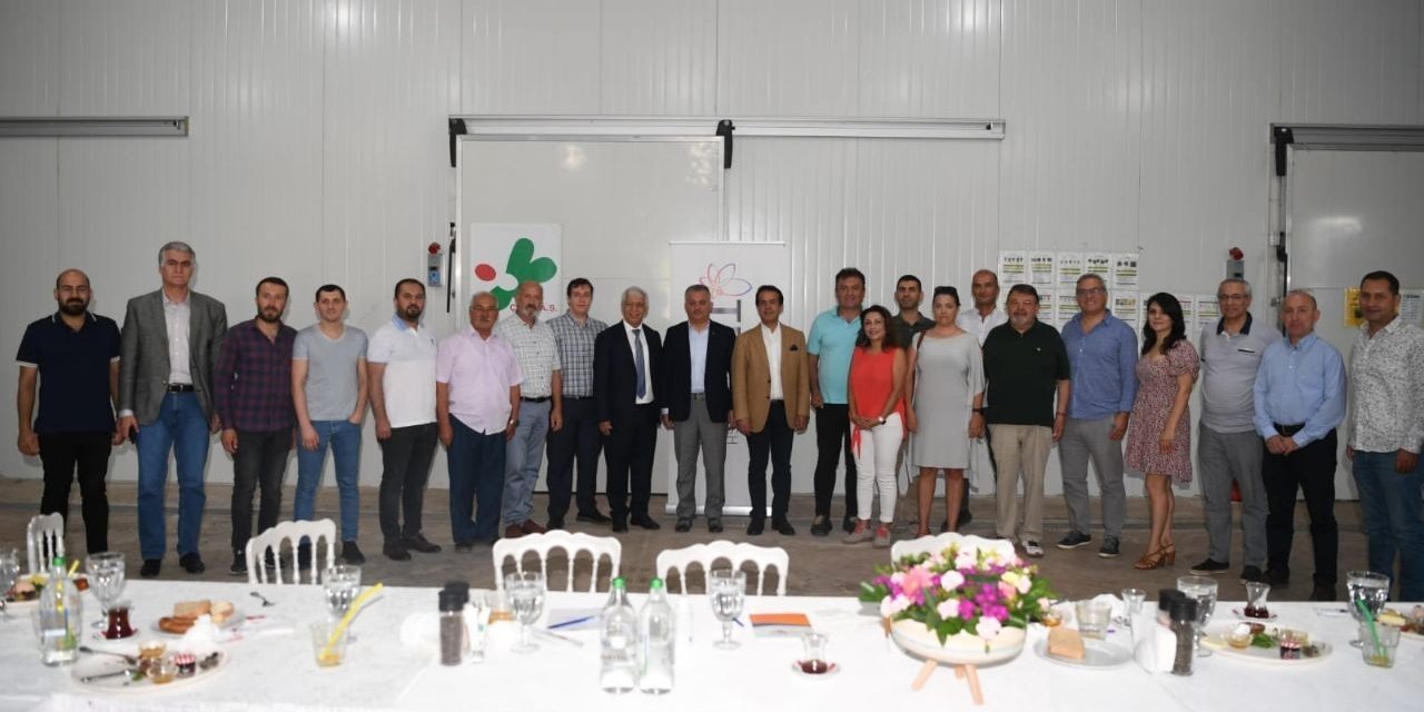 Vali Yazıcı Çiçekçilerle Bir Araya Geldi