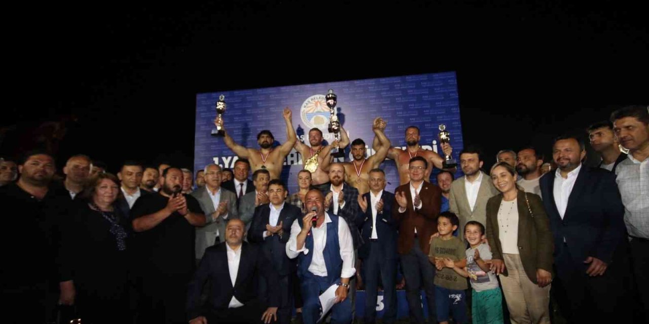 Kaş Belediyesi 1.yağlı Güreşleri’nde Başpehlivan İsmail Balaban Oldu