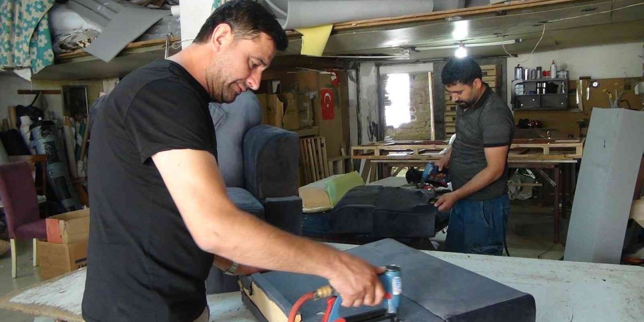 Mobilya Döşemecileri, 6 Bin Tl Maaşla Çalıştıracak Eleman Bulamıyor