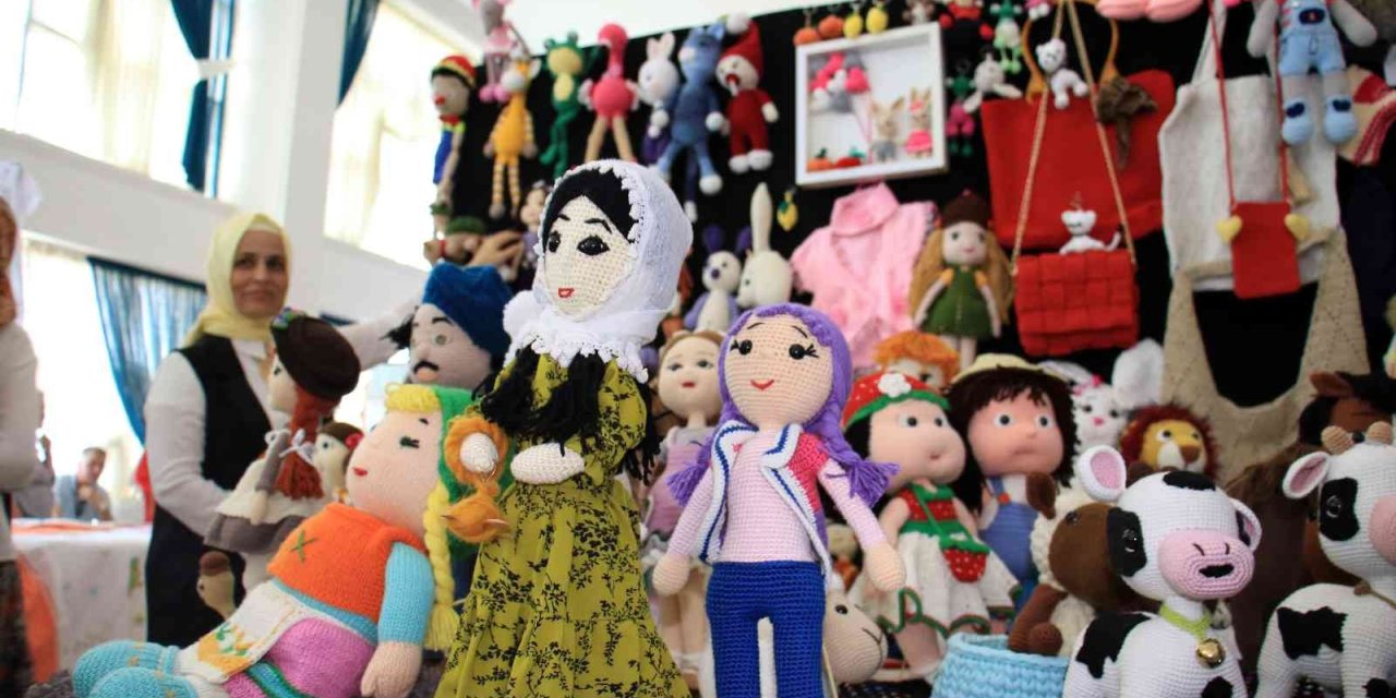 Kadınların El Emekleri Şenlik Havasında Görücüye Çıktı