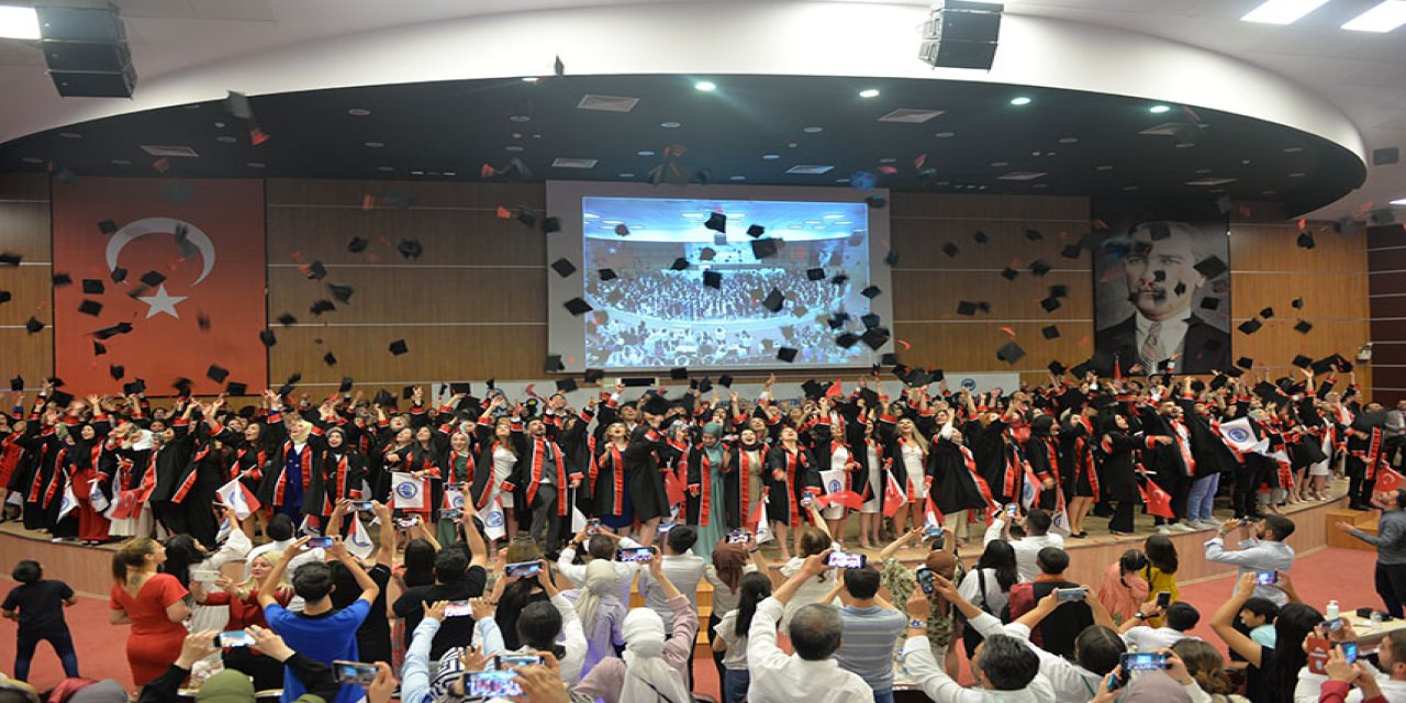 KMÜ'de Mezuniyet ve Kuruluş Yıldönümü Heyecanı