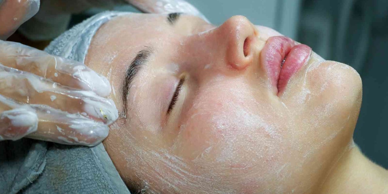 Yaz Mevsiminde Cilt Bakımı Yaparken Dikkat Edilmesi Gerekenler