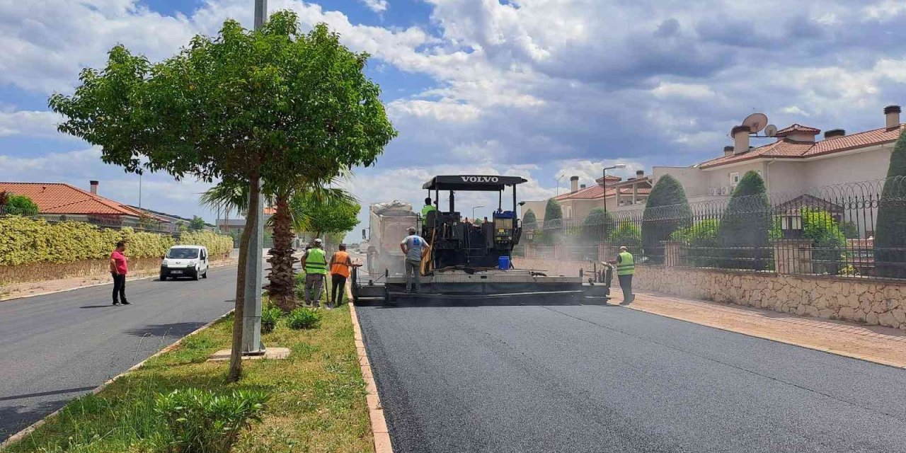 Döşemealtı Belediyesi, İlçeyi Modern Yollara Kavuşturuyor