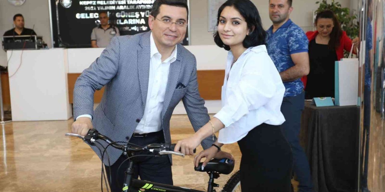 Kepez Belediyesi’nin 23 Nisan Resim Yarışması’nın Ödülleri Sahiplerini Buldu